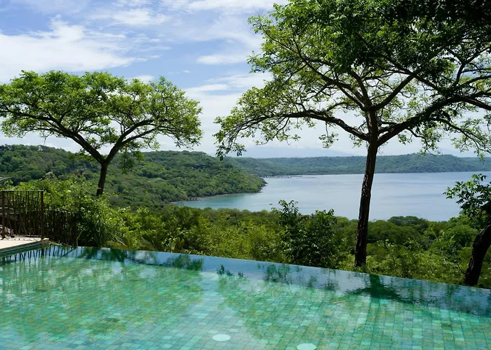 Monkey Peninsula Papagayo, Costa Rica * Nacascolo